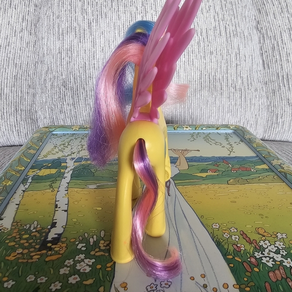 ♡ My Little Pony G4 Princess Gold Lily MLP Toy ♡ - Picture 5 of 12